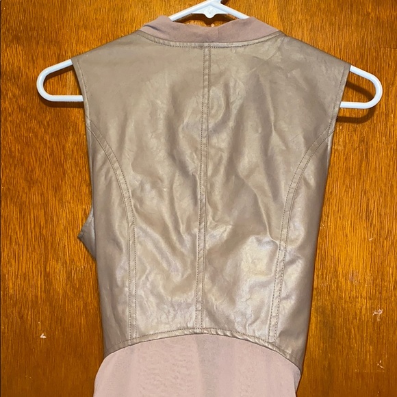 Bow tie leather vest - Picture 4 of 5